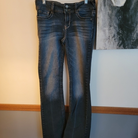 Wallflower Denim - Wallflower Demin Distressed Jeans, Size Junior 5